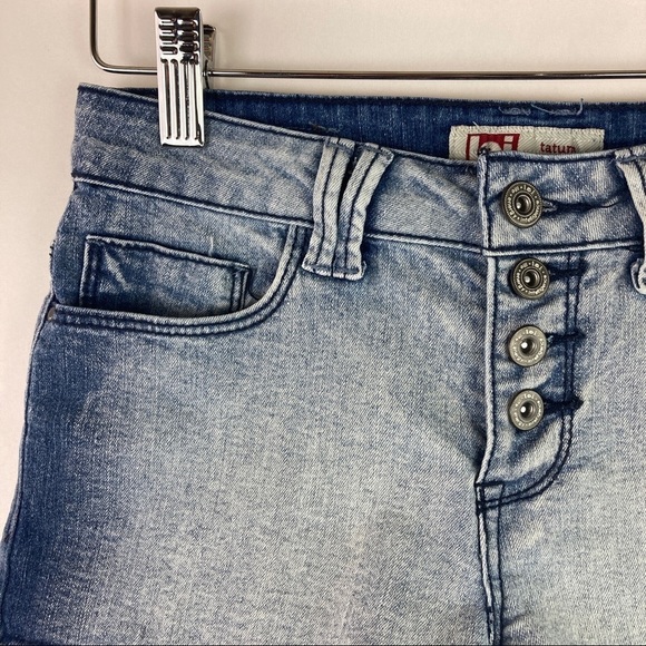 L.e.i. Tatum High-Rise Faded Jean Shorts - Picture 4 of 10